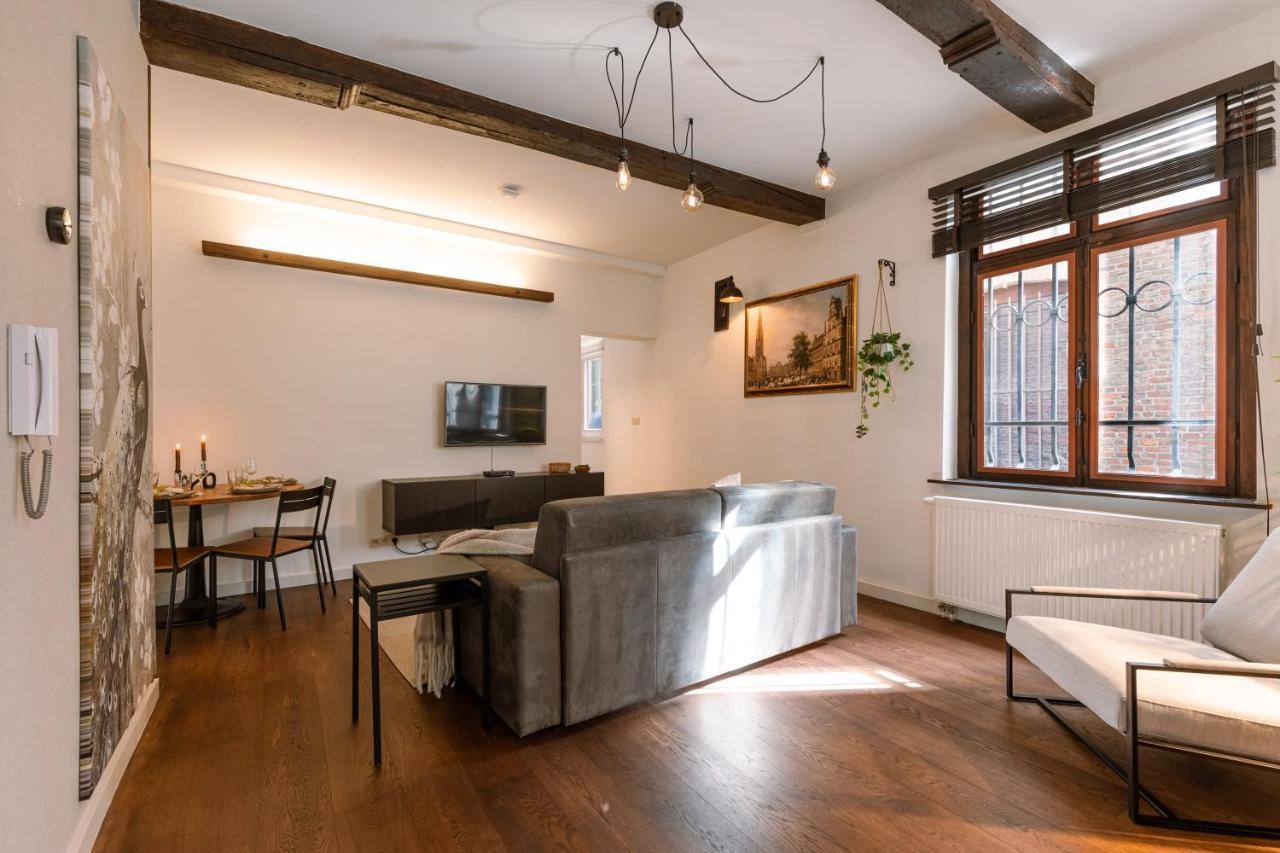 Authentic Apartment In The Heart Of Антверпен Екстер'єр фото